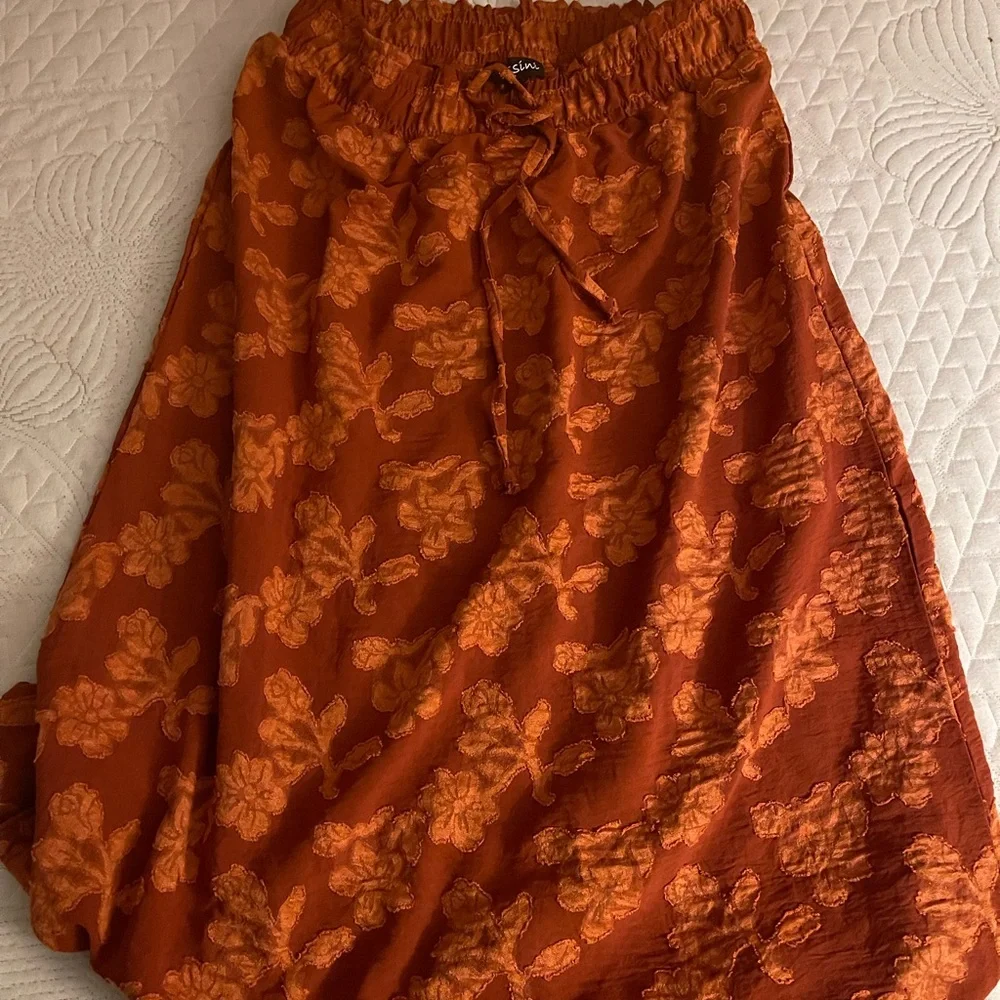 Elegant Floral A-Line Skirt in Orange - Picture 4 of 8